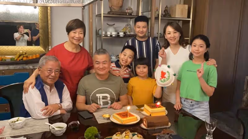 結婚16週年!郁方曬「老公床上合照」曝豪門婚秘訣 仔細一看「枕邊人是小三」笑喊:把婚姻當修行