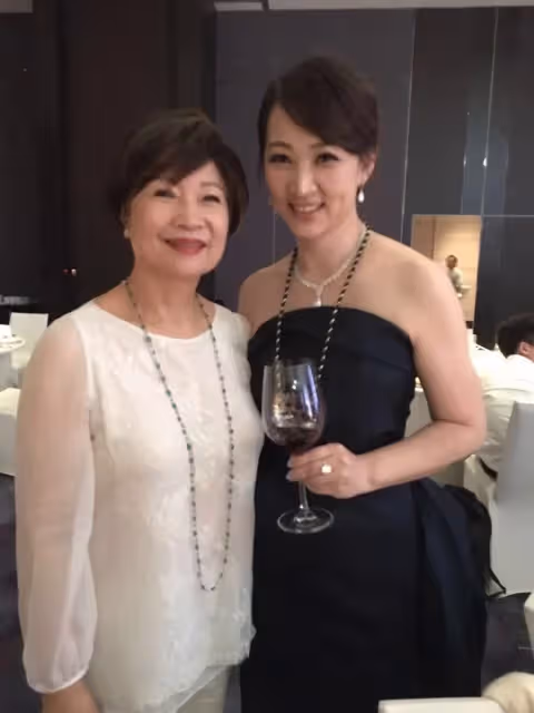 結婚16週年!郁方曬「老公床上合照」曝豪門婚秘訣 仔細一看「枕邊人是小三」笑喊:把婚姻當修行