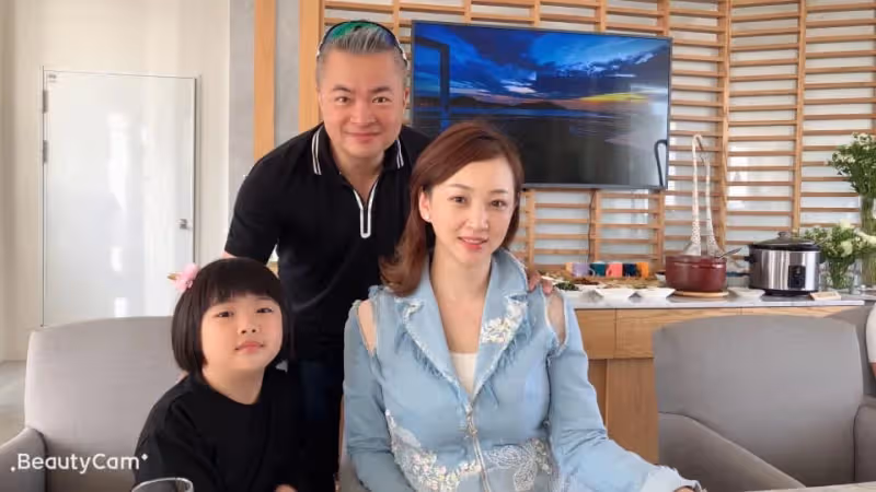 結婚16週年!郁方曬「老公床上合照」曝豪門婚秘訣 仔細一看「枕邊人是小三」笑喊:把婚姻當修行