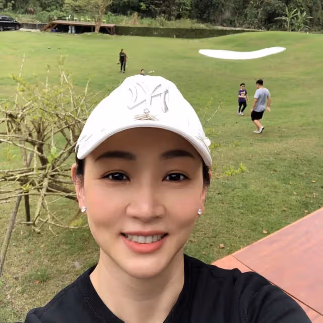 結婚16週年!郁方曬「老公床上合照」曝豪門婚秘訣 仔細一看「枕邊人是小三」笑喊:把婚姻當修行