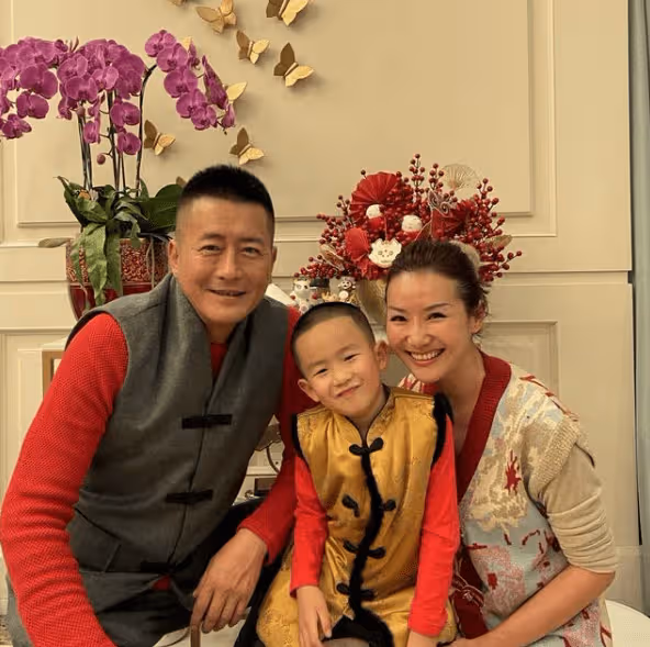 58歲高曙光回家與妻兒團聚 6歲兒子乖巧懂事