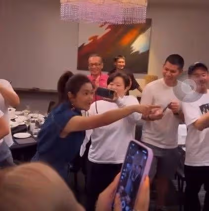 台灣偶像劇女神公開戀情!為模特男友辦生日趴,當眾嬌羞甜蜜擁吻