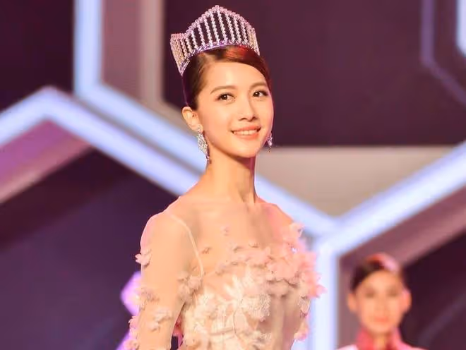 林宣妤慶26歲生日!嘟嘴賣萌心情極佳,簽李澤楷公司1年首演女主