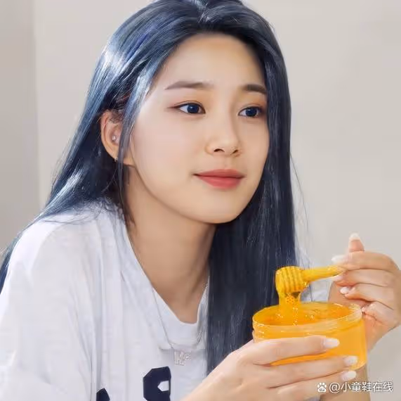 韓國出現一位神似秀智與薛仁雅的美人引發熱議，網友卻表示很反感
