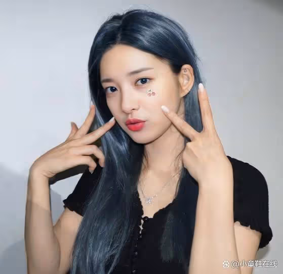 韓國出現一位神似秀智與薛仁雅的美人引發熱議，網友卻表示很反感