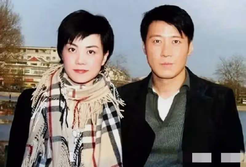人生贏家!天后前夫「娶嬌妻秀恩愛」 王菲不甘落後:與謝霆鋒複合8年「愛情滋潤」53歲凍齡如少女