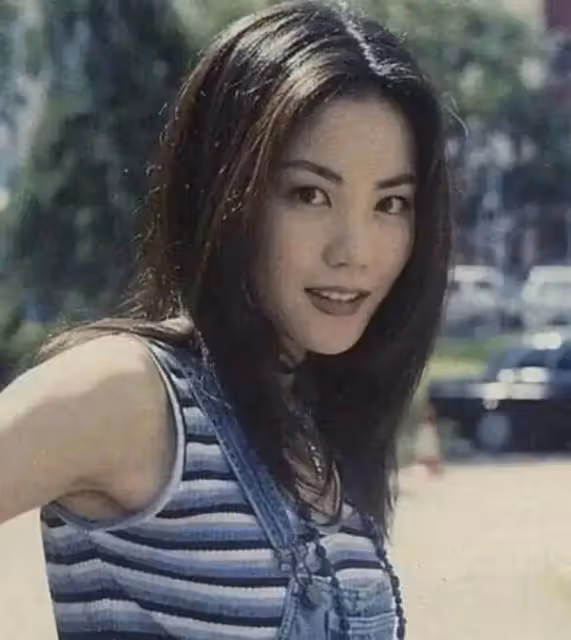 人生贏家!天后前夫「娶嬌妻秀恩愛」 王菲不甘落後:與謝霆鋒複合8年「愛情滋潤」53歲凍齡如少女