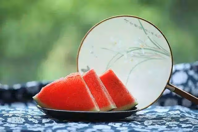 7月16入伏，吃飯先「忌姜」！建議:多吃「2豆2肉」，順利過三伏天