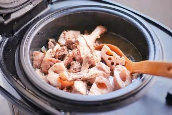 7月16入伏,吃飯先「忌姜」!建議:多吃「2豆2肉」,順利過三伏天