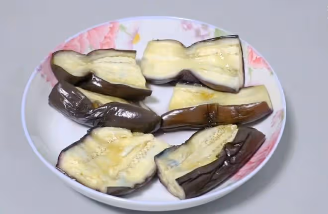 蒸茄子最好吃的家常做法，教您一招，茄子鮮香不油膩，入味不發黑，超美味！