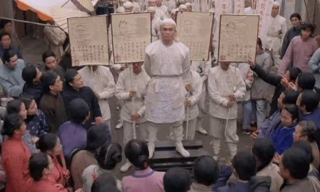 故宮牌匾上插著一支箭,200多年來無人敢拔,到底是誰留下的?