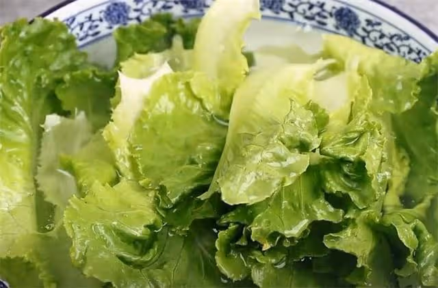 夏天吃生菜，只服這種獨特做法，好看又好吃，比紅燒肉還解饞