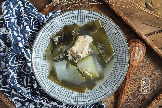 三伏天悶熱濕氣重,多給家人吃這6種食物,祛濕防暑,健康度夏