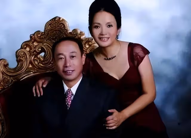 呂麗萍繼為美國慶生後,公開悼念安倍,兒子國內撈金遭呼籲封殺