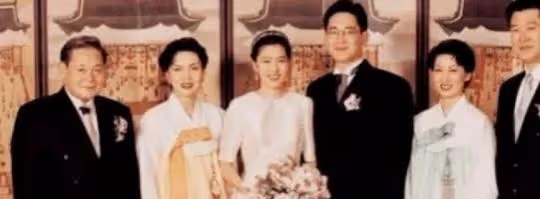 魷魚遊戲李政宰,愛過小三金敏喜,現和前三星太子妃戀愛長跑中