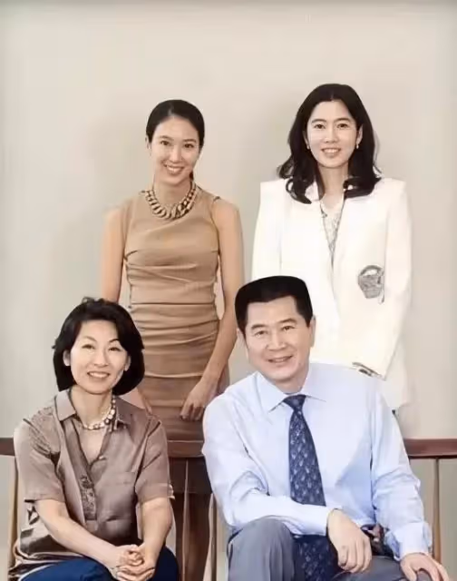 魷魚遊戲李政宰,愛過小三金敏喜,現和前三星太子妃戀愛長跑中