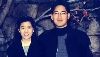 魷魚遊戲李政宰,愛過小三金敏喜,現和前三星太子妃戀愛長跑中