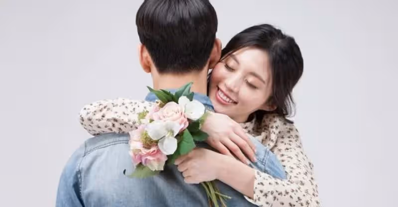丈夫給公婆買養老房，讓媳婦回娘家借錢，媳婦：借我父母十萬沒還