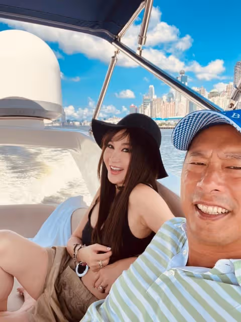 與親友出海開派對慶56歲生日　溫碧霞曬泳裝辣照