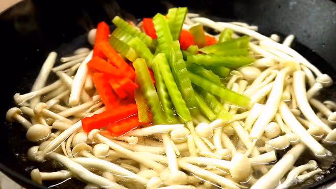 三伏天,別管有錢沒錢,這「6寶1湯」要多吃,常吃身體棒