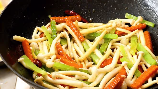 三伏天,別管有錢沒錢,這「6寶1湯」要多吃,常吃身體棒