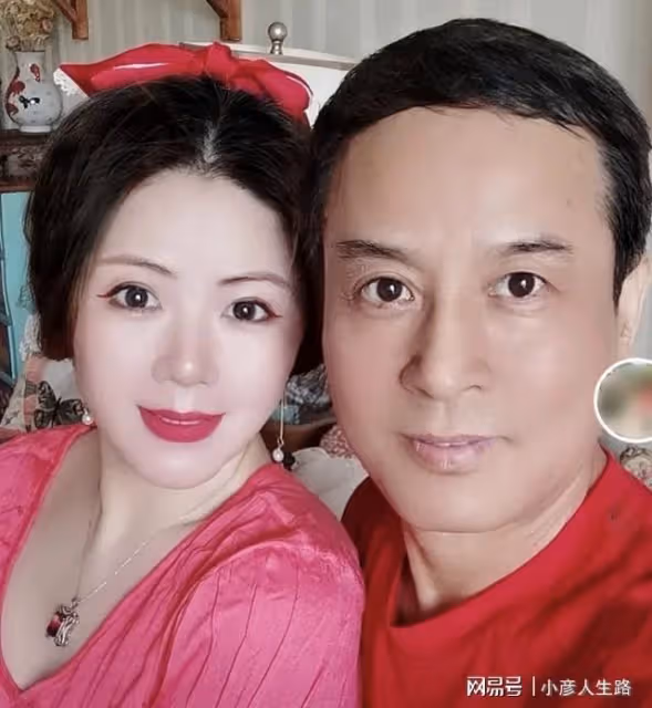 58歲安亞平喉癌去世，小17歲圈內妻子悲痛萬分，兩人親密合影曝光