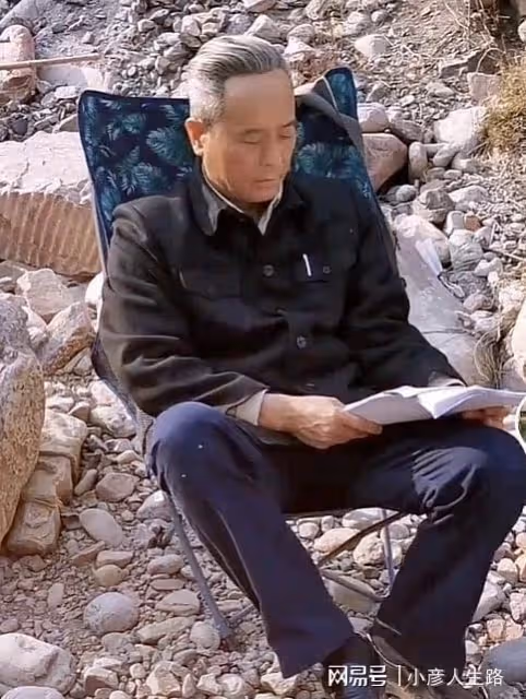 58歲安亞平喉癌去世，小17歲圈內妻子悲痛萬分，兩人親密合影曝光