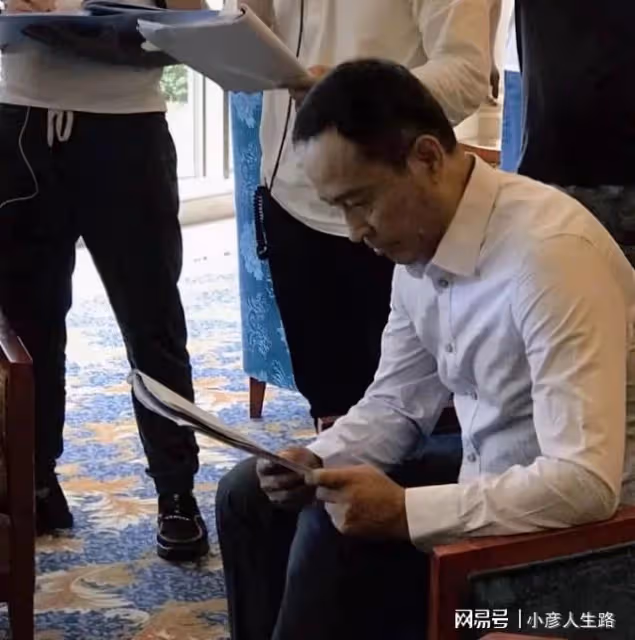 58歲安亞平喉癌去世，小17歲圈內妻子悲痛萬分，兩人親密合影曝光