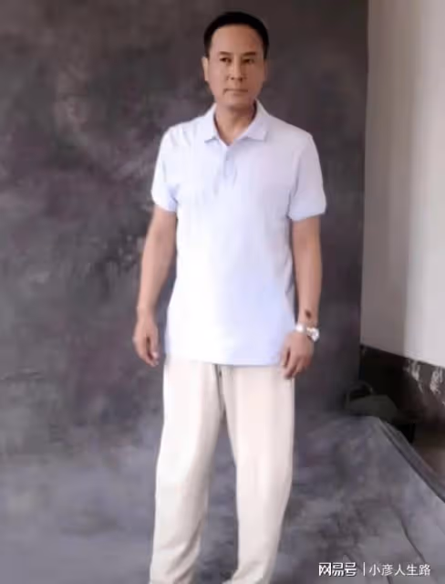 58歲安亞平喉癌去世，小17歲圈內妻子悲痛萬分，兩人親密合影曝光