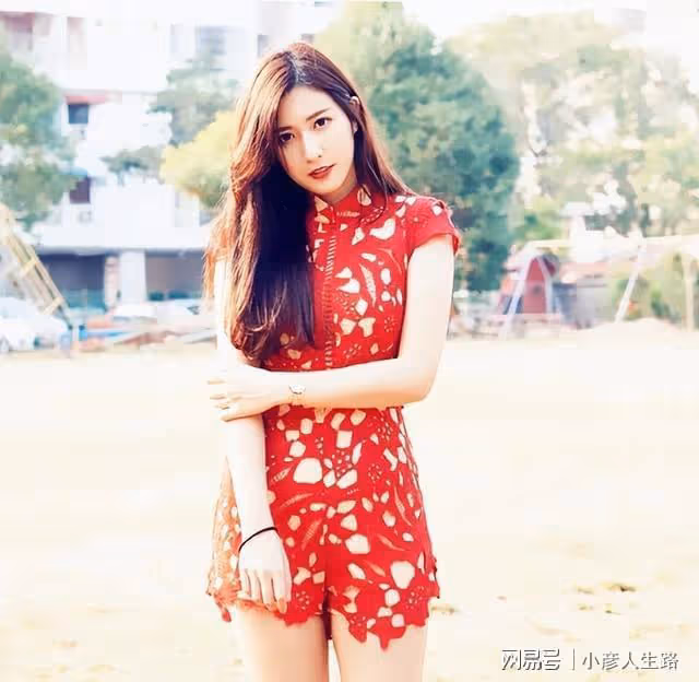 馬來西亞高學歷模特，魔鬼身材天使臉蛋，鍾愛甜美清淡風