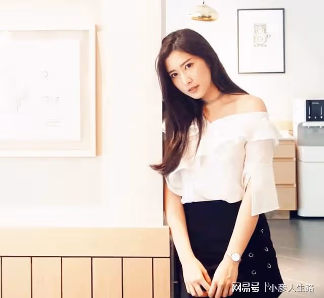 馬來西亞高學歷模特，魔鬼身材天使臉蛋，鍾愛甜美清淡風