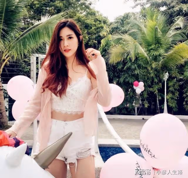 馬來西亞高學歷模特，魔鬼身材天使臉蛋，鍾愛甜美清淡風