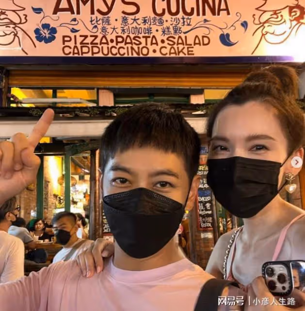 林志穎帶老婆兒子逛街,12歲Kimi又高又壯,身高體型均超爸爸