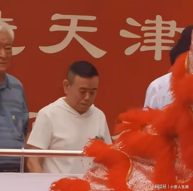 潘長江女兒潘陽透露父親近況,愁眉不展疑患抑鬱症
