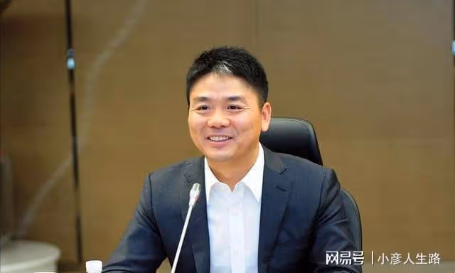 繼劉強東事件後,章澤天出席晚宴引爭議,鼻子像蕭亞軒下巴像劉翔
