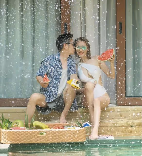 知名港星曬照慶祝結婚11年！妻子生了四胎，穿上泳裝身材依舊豐滿