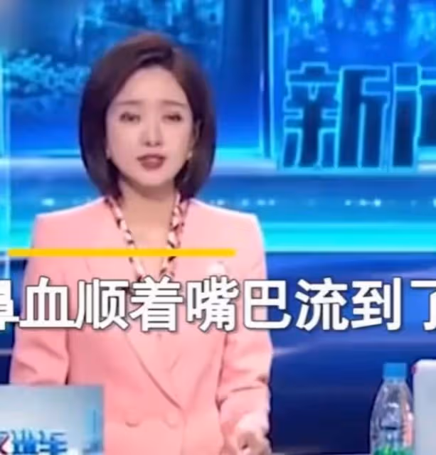 蘇州一男主持直播時流鼻血!血到嘴巴處仍堅持工作,敬業態度獲贊
