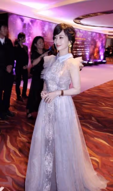 自然老去才最美!當59歲關之琳同框「68歲趙雅芝」,終於明白什麼叫「歲月從不敗美人」