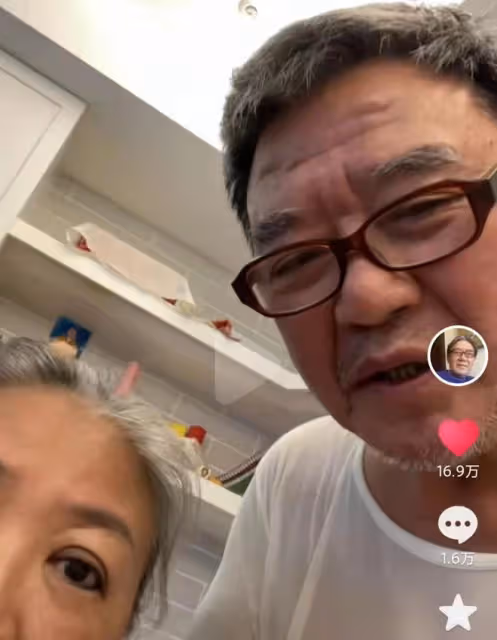 李立群老婆罕露面，長老年斑顯憔悴，李立群霸氣護妻稱她就長這樣