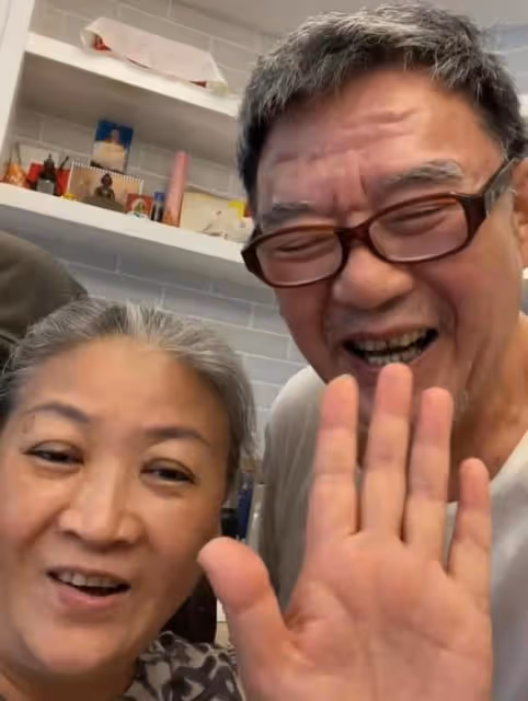 李立群老婆罕露面，長老年斑顯憔悴，李立群霸氣護妻稱她就長這樣