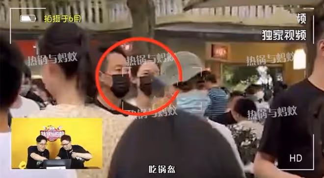 汪小菲張穎穎同游法喜寺，女方模樣嬌俏喜笑顏開 ，被嘲諷嘴太硬
