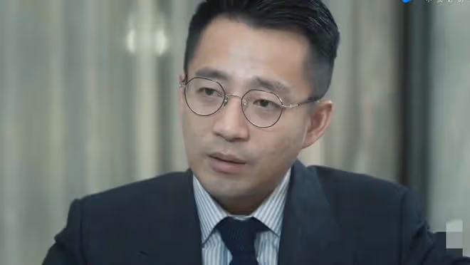汪小菲張穎穎同游法喜寺，女方模樣嬌俏喜笑顏開 ，被嘲諷嘴太硬
