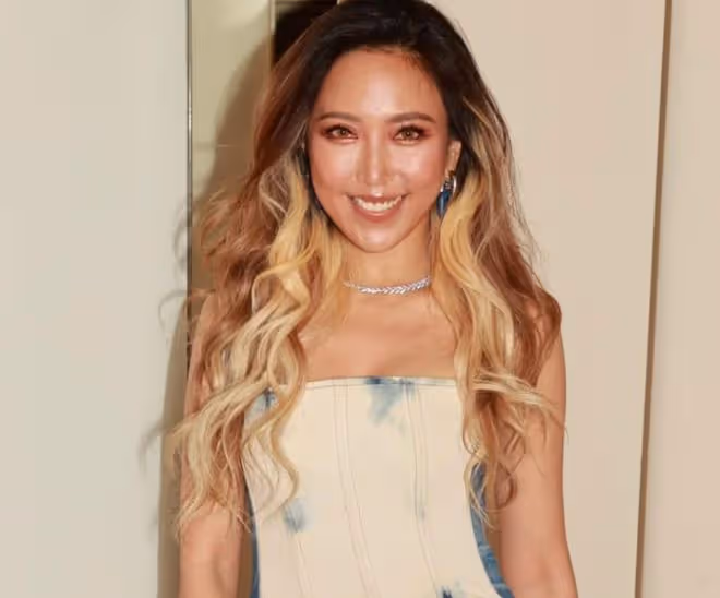 知名女星開演唱會!霍啟山現身支持穿西裝帥氣十足,39歲單身多年