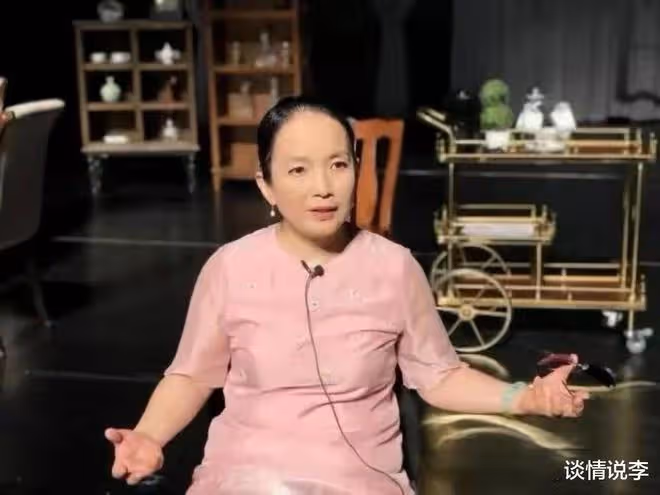「著名演員」呂麗萍,和三婚老公定居美國,如今62歲晚節不保
