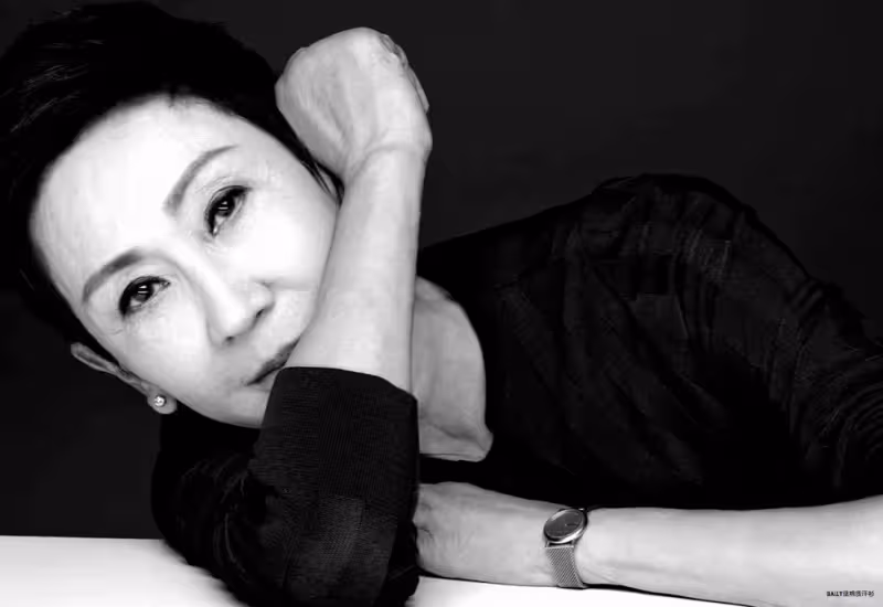 一生無子!花36年捧紅丈夫「卻屢遭出軌」 63歲不再偏袒「轉身離開」今年71歲活成一束光