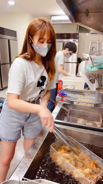 挺姊賣鹽酥雞!張文綺弟弟「辭百萬年薪工作」爸氣炸 她體諒「父親知道很辛苦」揭月營收