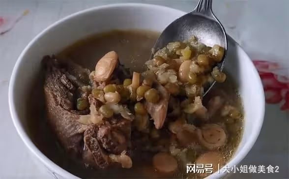 夏季多高溫陰雨，不妨多煮這些湯水來喝，營養豐富，健脾祛濕