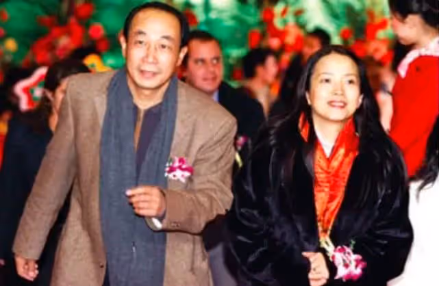 全民公敵？從被尊敬到萬人唾罵，呂麗萍及丈夫六年內先後被封殺！