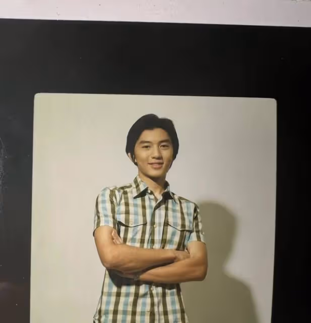 入行25周年！TVB當紅小生大方曬青澀舊照，傳參演新劇遭易角