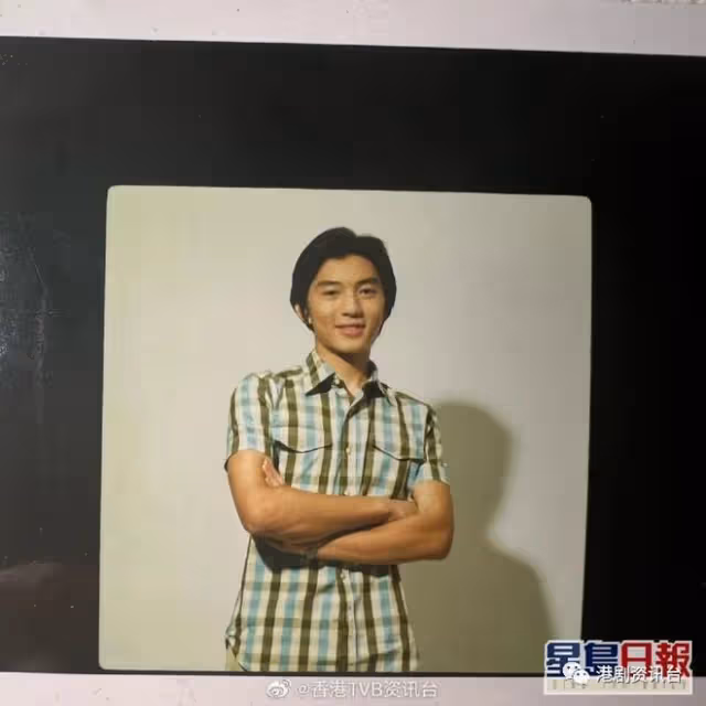 袁偉豪慶祝入行25周年!罕曬「維他奶仔」年代舊照回味